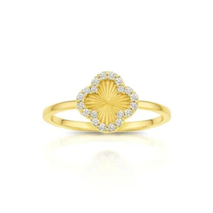 Anillo de Oro para Mujer con Trébol y Brillantes – Estilo Minimalista y Elegante