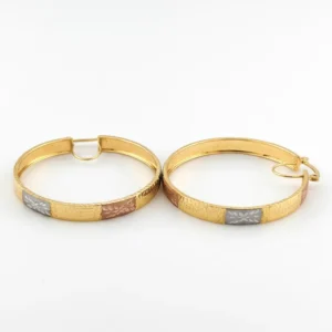 Aretes Aros en Oro Sólido de 14K Tricolor – Diseño Grabado Clásico