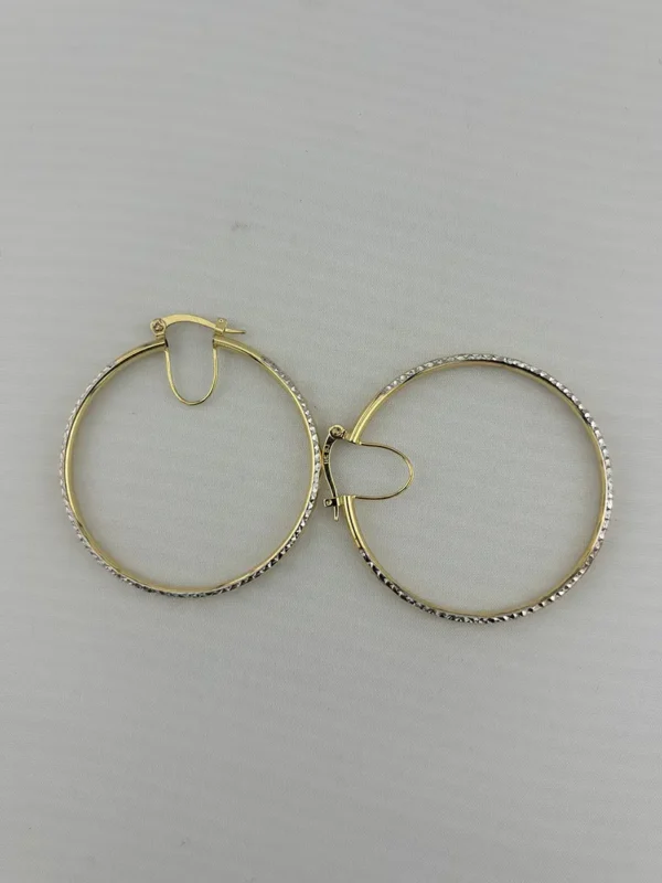 Aretes de Aro en Oro Sólido de 14K con Borde Diamantado – Toque de Brillo Elegante | Joyamex