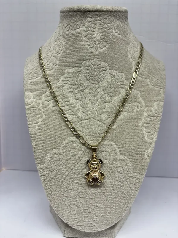 Collar con Osito en Oro Sólido de 14K – Dije Pulido con Cadena Figaro | Joyamex