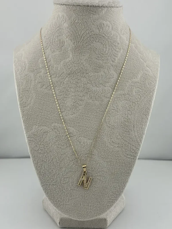 Collar con Inicial “N” en Oro Sólido de 14K – Dije Personalizado | Joyamex