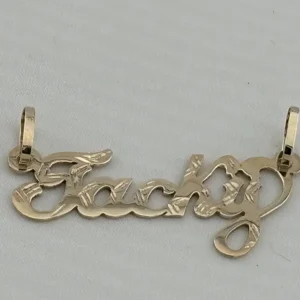 Nombre Jacky de oro en 14k, hecho a mano.