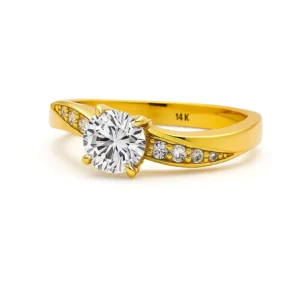 Anillo de compromiso en oro 14k con zirconia central y montura cruzada con zirconias laterales